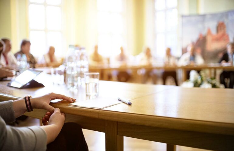 Quand le cadre ne suffit plus à contenir le collectif